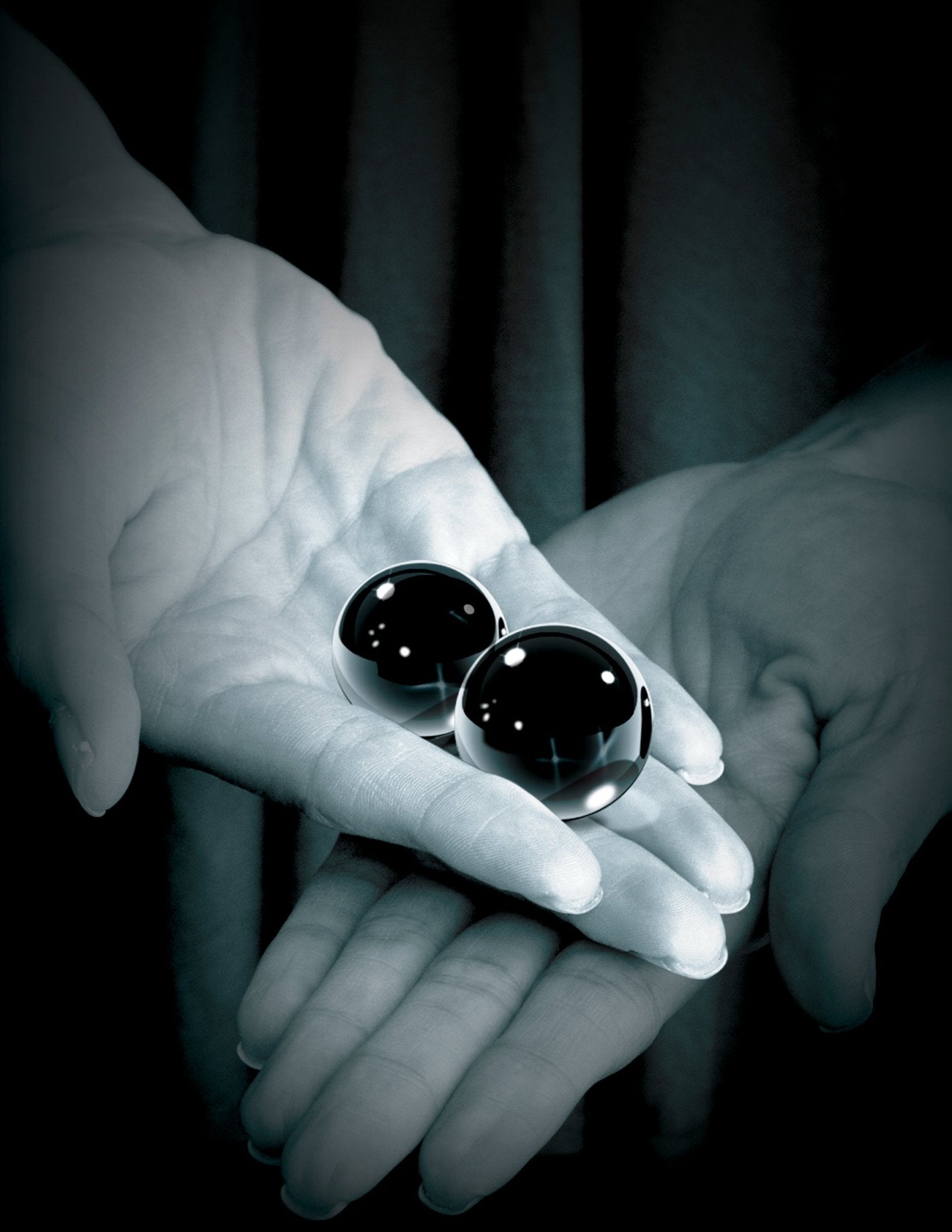 Fetish Fantasy Limited Edition Black Glass Ben - wa Balls | Shop Lowest Prices at fonlove.shop